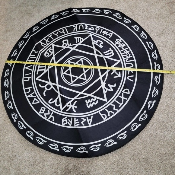 Magic Circle Design 47" Rug/Mat - Picture 5 of 8